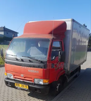 Nissan Cabstar Container Body
