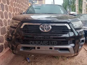 Toyota Hilux 2019 Silver