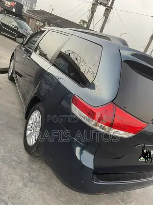 Toyota Sienna XLE 7 Passenger 2011 Teal