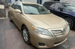 Toyota Camry 2011 Gold