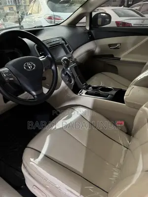 Toyota Venza XLE 2010 White