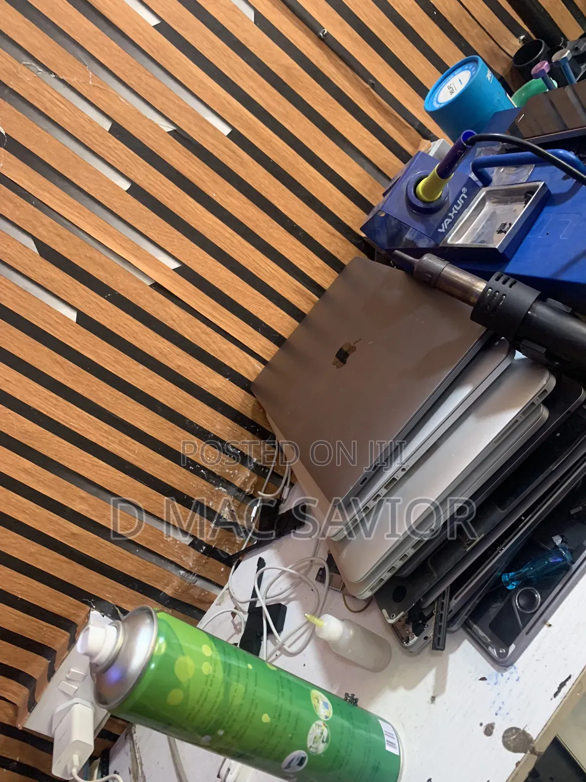 MacBook Technician