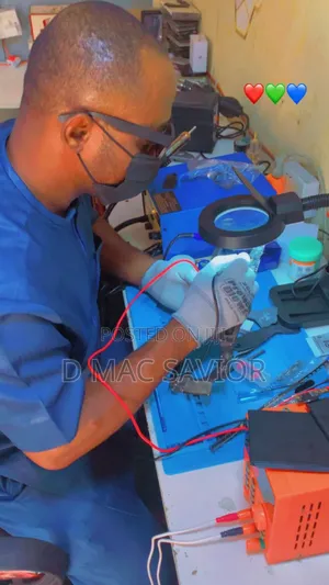 MacBook Technician
