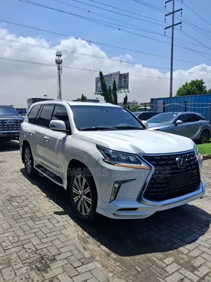 Lexus LX 570 (5 seats) AWD 2017 White