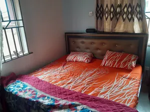 A Set Chair and 6x6 Bed