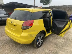 Toyota Matrix 2004 Yellow