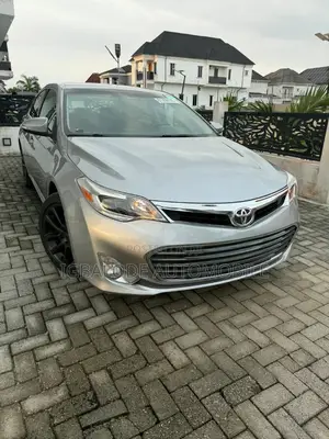 Toyota Avalon XLE Plus FWD Sedan (3.6L 6cyl 6A) 2016 Gray
