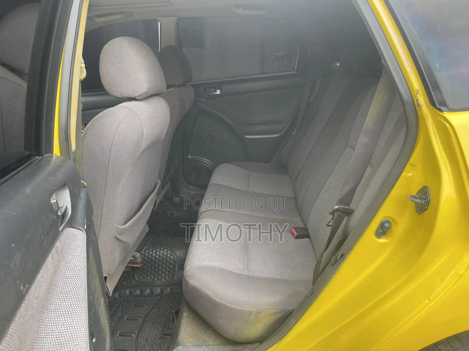 Toyota Matrix 2004 Yellow