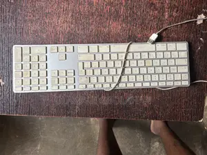 Apple Keyboard With Numeric Keypad (Wired USB) A1243.