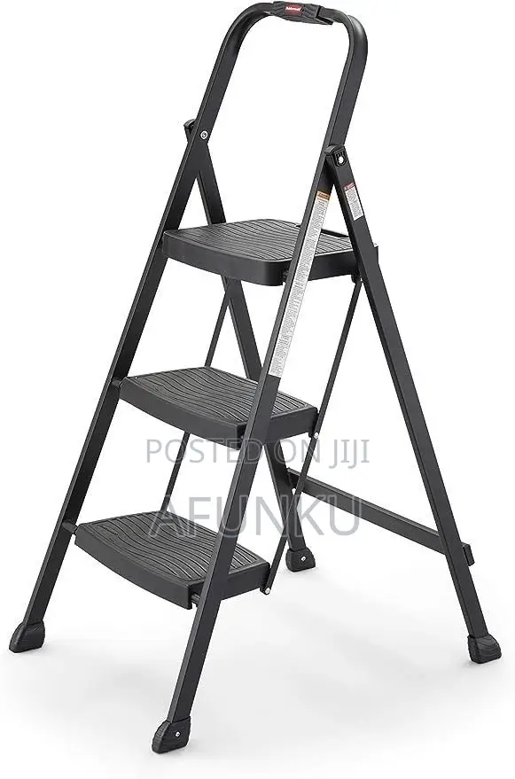 Foldable Ladder With Tool Tray