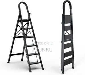 Foldable Ladder With Tool Tray