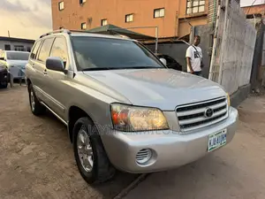 Toyota Highlander 2004 Silver