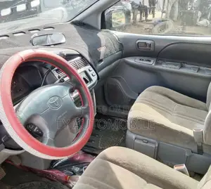 Toyota Sienna 2000 Black