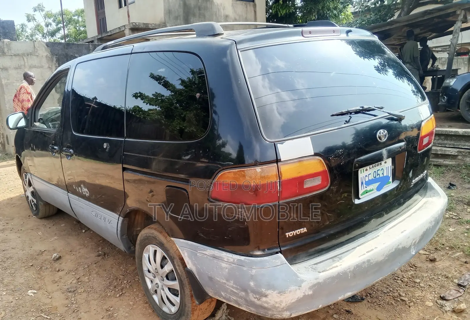 Toyota Sienna 2000 Black