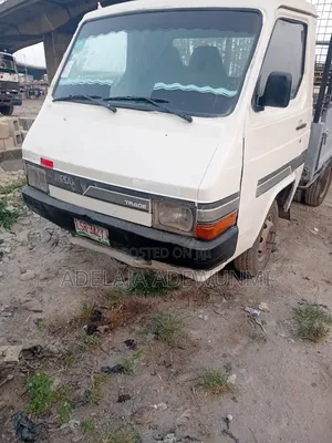 Nissan Mini Truck 1990 White