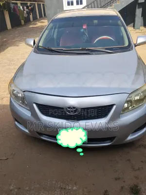 Toyota Corolla Base 4dr Sedan (1.8L 4cyl 5M) 2010 Silver
