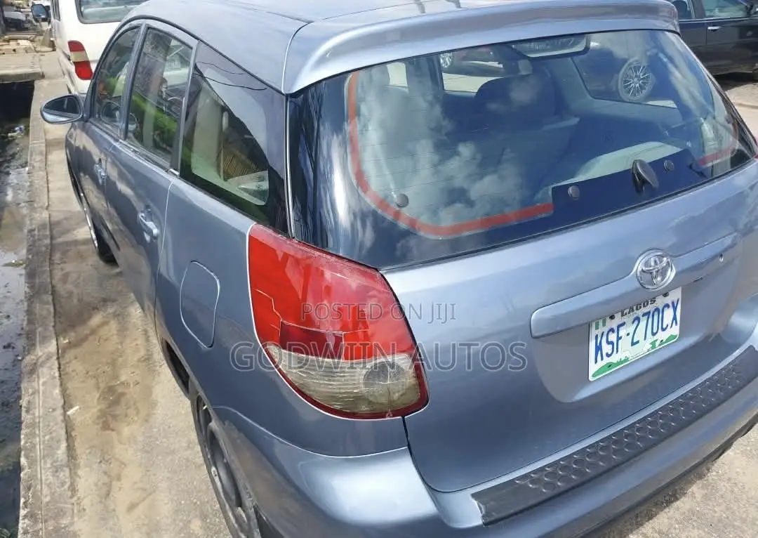 Toyota Matrix XR Hatchback AWD (1.8L 4cyl 4A) 2004 Blue