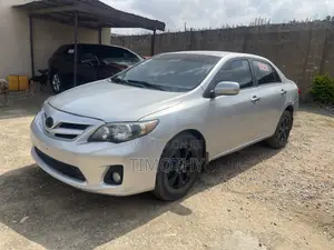 Toyota Corolla 2011 Silver