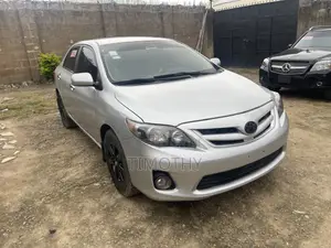 Toyota Corolla 2011 Silver