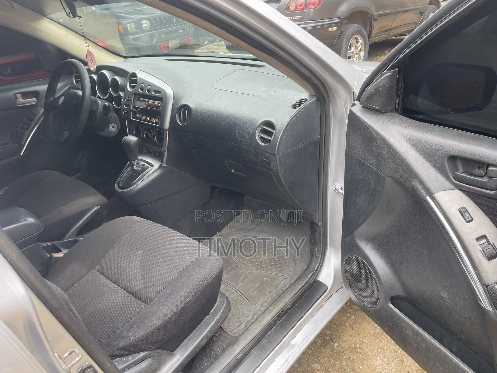 Pontiac Vibe Automatic 2004 Silver