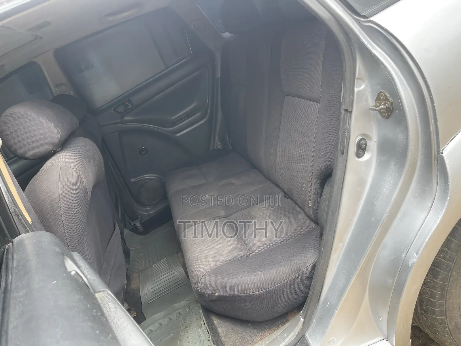 Pontiac Vibe Automatic 2004 Silver