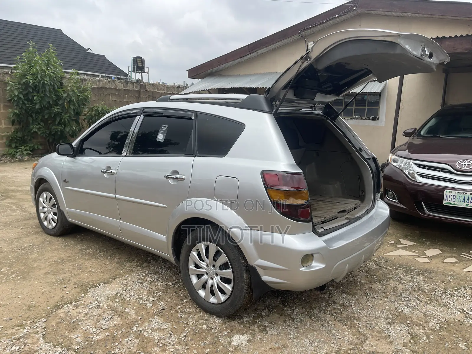 Pontiac Vibe Automatic 2004 Silver