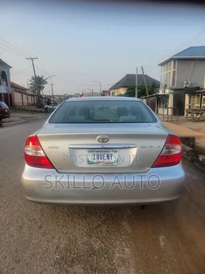 Toyota Camry LE 4dr Sedan (2.4L 4cyl 5M) 2004 Silver