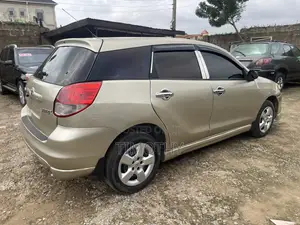 Toyota Matrix 2004 Gold