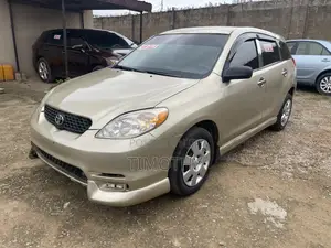 Toyota Matrix 2004 Gold