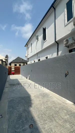 5bdrm Duplex in Ago Palace for sale