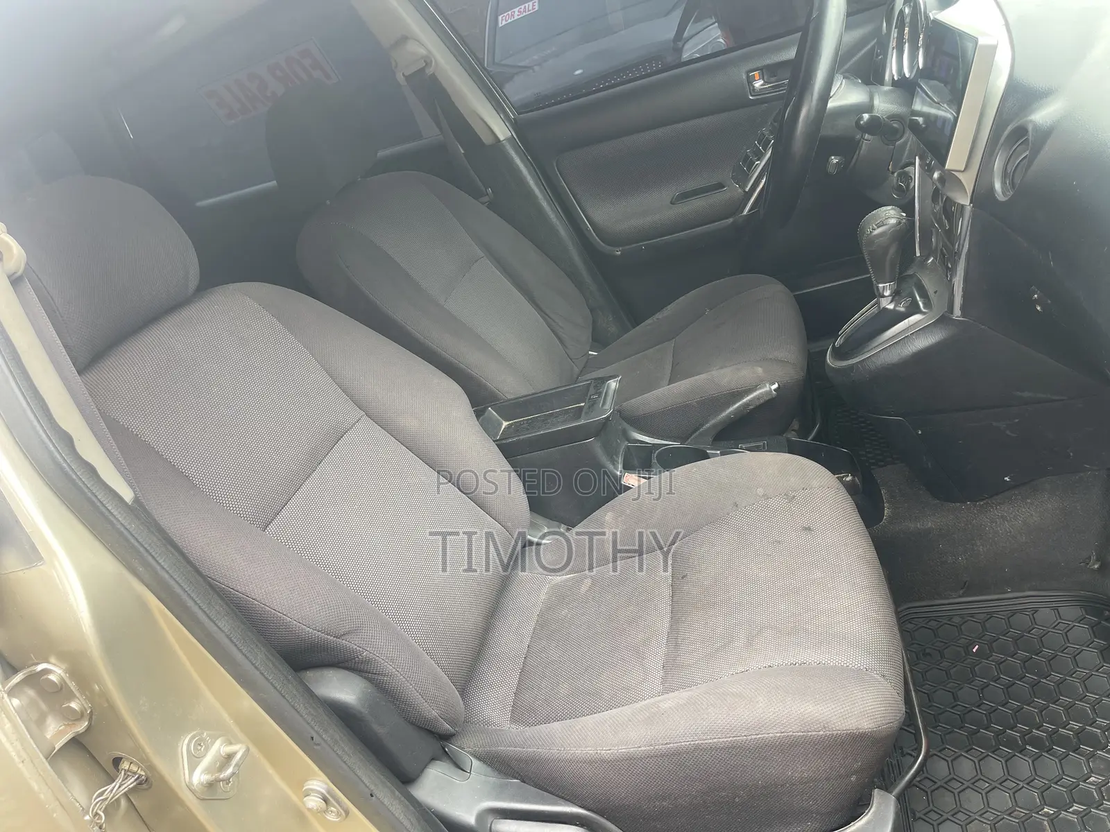 Toyota Matrix 2004 Gold