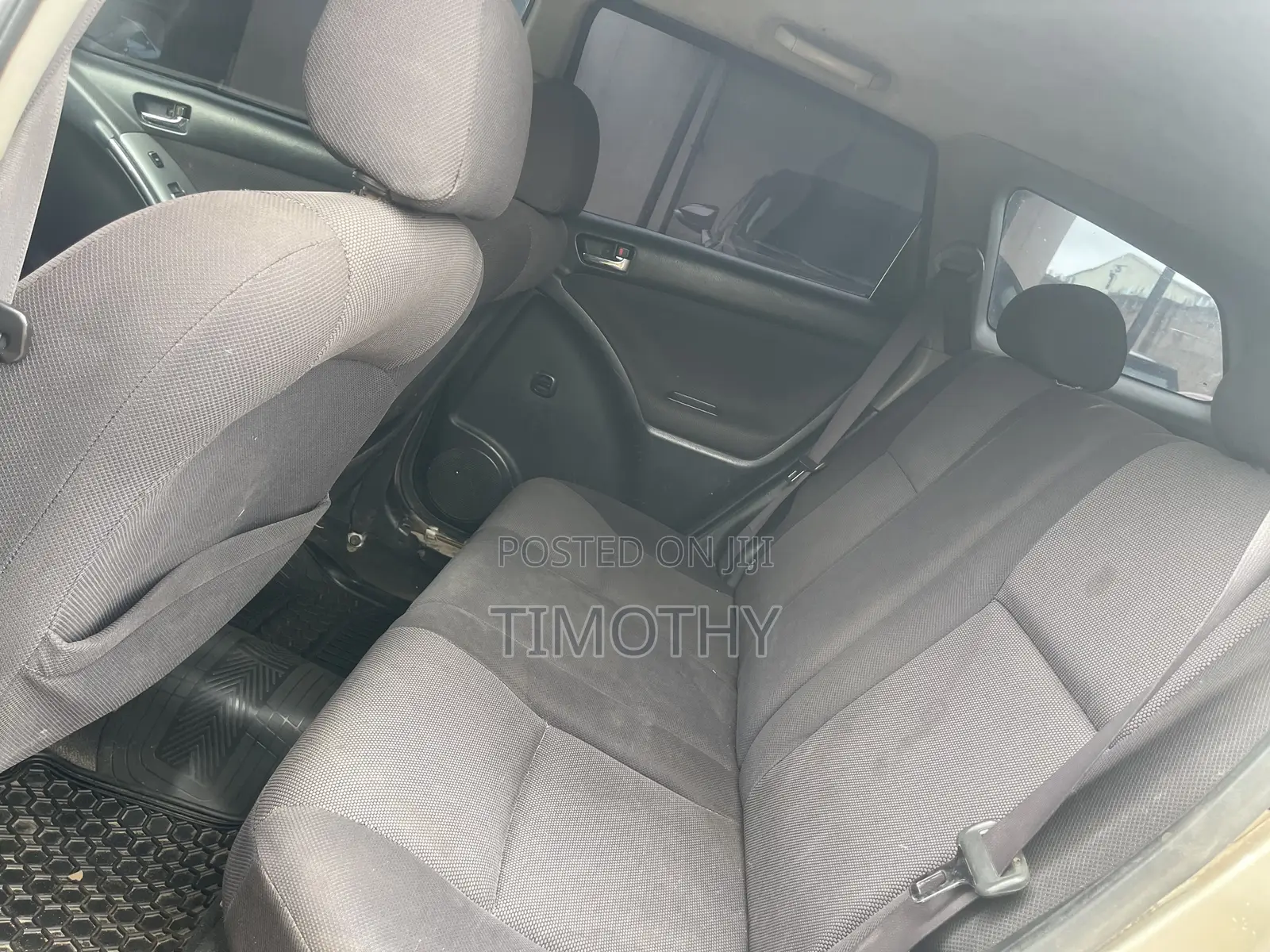 Toyota Matrix 2004 Gold