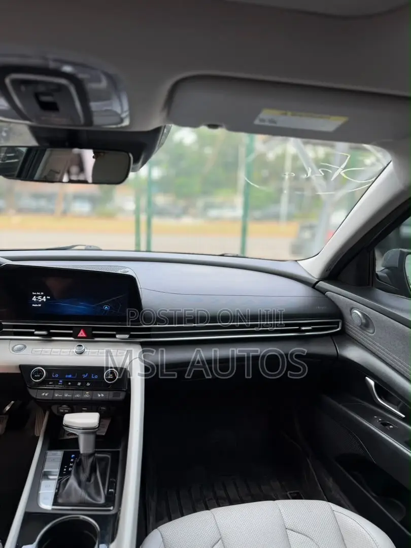 Hyundai Elantra 2021 Gray