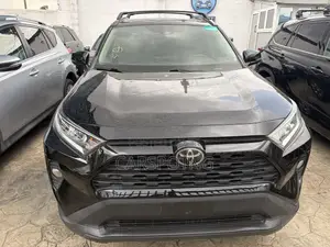 Toyota RAV4 XLE AWD 2019 Black