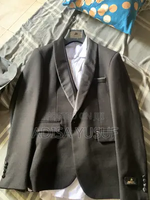 Neatly Used Men’s Suit for Sale! Brand: Pabbucci Black Colour