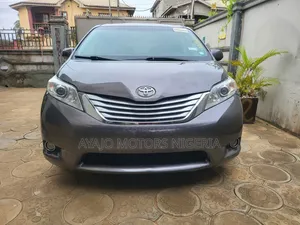 Toyota Sienna 2015 Gray