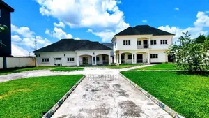 Furnished 8bdrm Duplex in Osongama Estate, Uyo for sale