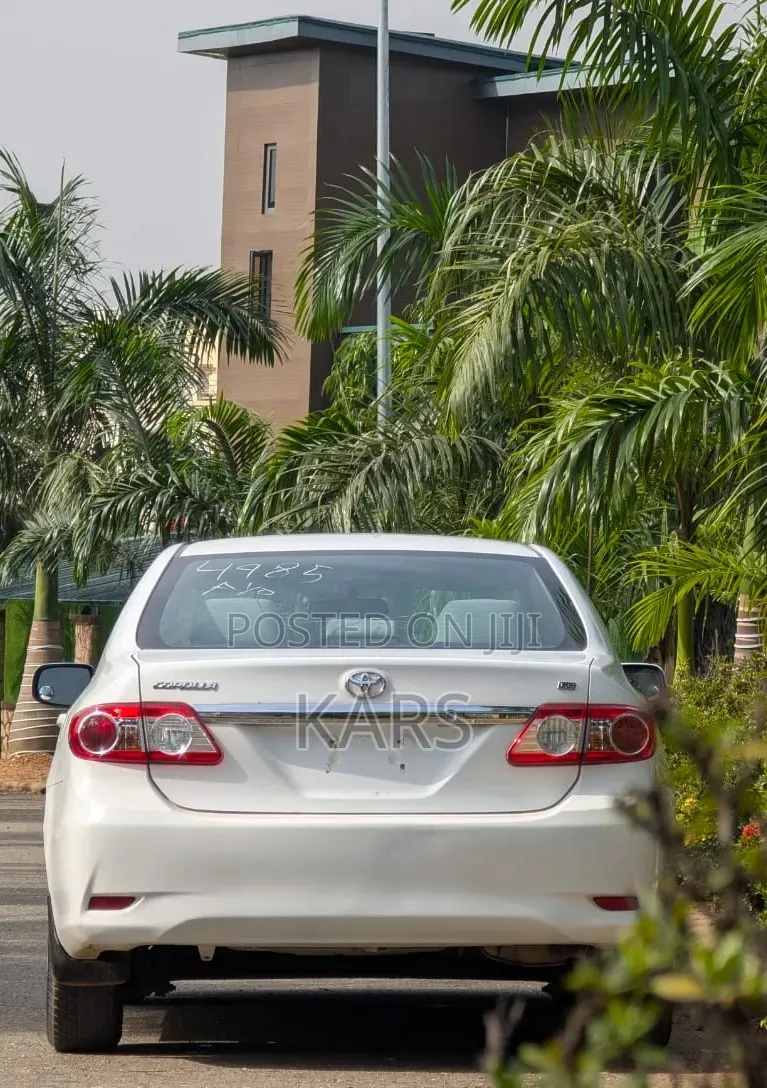 Toyota Corolla 2011 White