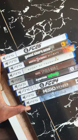 PS5 Slim, 2 Pads, 9disk