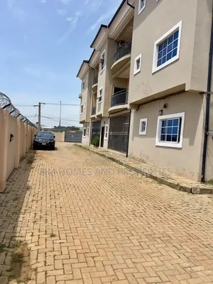 3bdrm Block of Flats in Zim Homes And, Katampe (Main) for rent