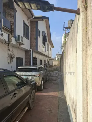 4bdrm Duplex in Magodo Phase 1 for sale