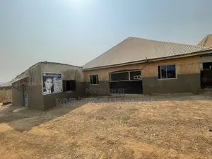 3bdrm Apartment in Kubwa for sale