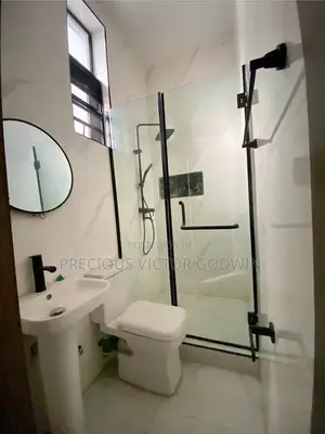 4bdrm Duplex in Chevron for sale