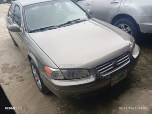 Toyota Camry LE 4dr Sedan (2.2L 4cyl 4A) 2001 Beige
