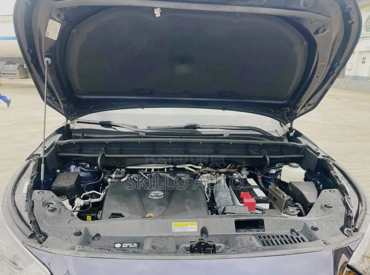 Toyota Highlander XSE 2022 Blue