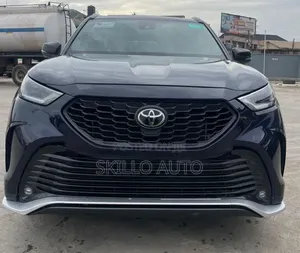 Toyota Highlander XSE 2022 Blue