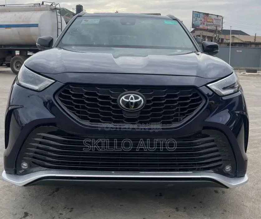 Toyota Highlander XSE 2022 Blue