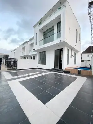 5bdrm Duplex in Chevron for sale