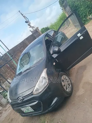 Hyundai Xcent 2015 Black