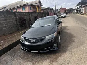Toyota Camry SE 4dr Sedan (2.5L 4cyl 6A) 2013 Black
